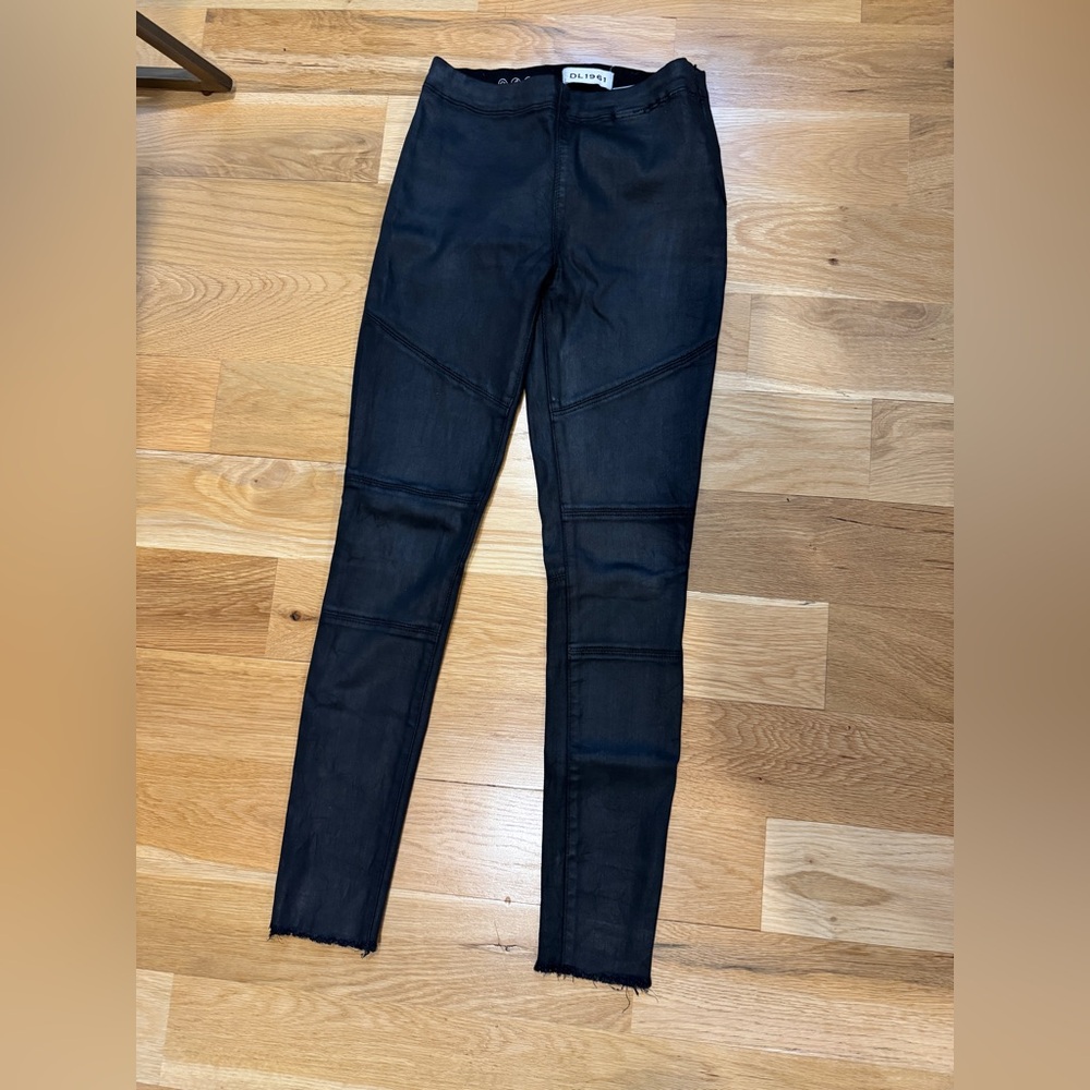 DL1961 black skinny jeans size 26
